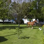 D'hotes La Maison Blanche Bed & Breakfast