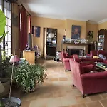 D'hotes La Maison Blanche Bed & Breakfast 3*