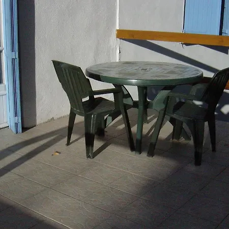 D'hôtes La Maison Blanche Couette-café 3*