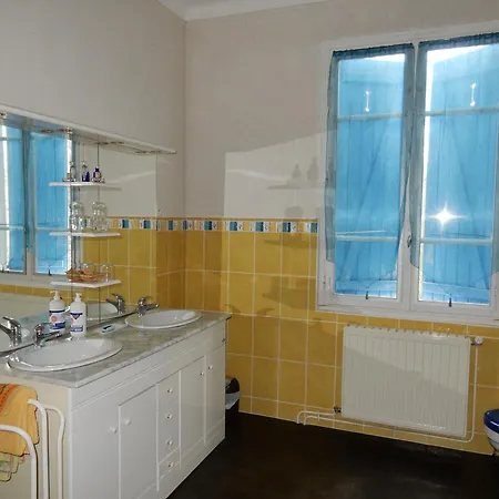 Oda ve Kahvaltı D'hotes La Maison Blanche Lorp-Sentaraille
